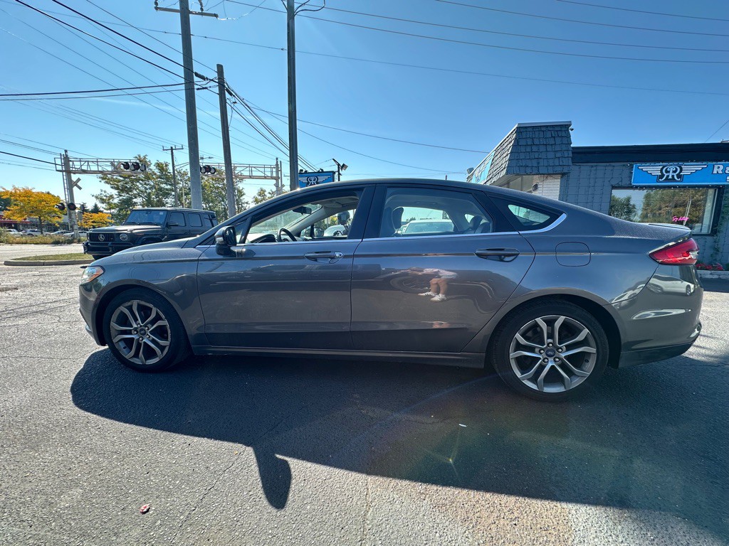 2017 Ford Fusion Image 2