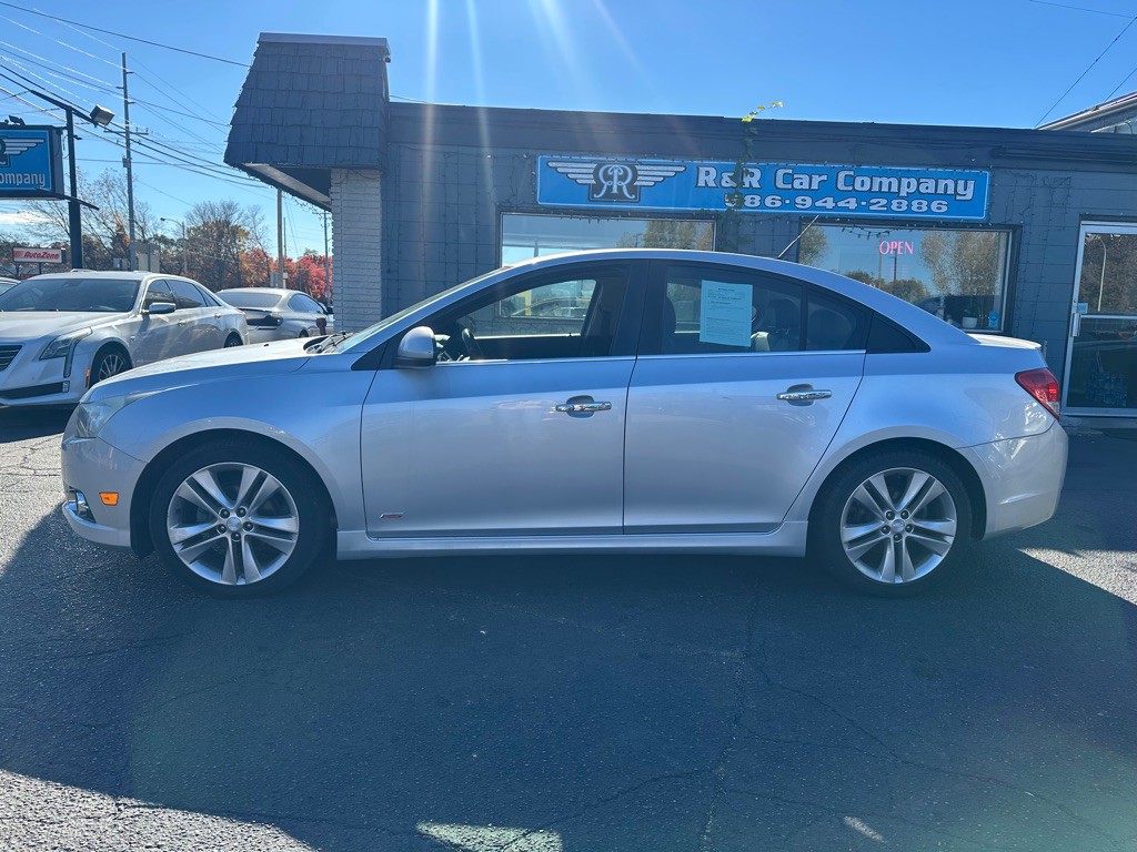 2013 Chevrolet Cruze Image 2