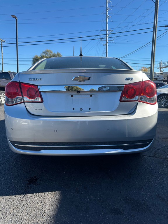 2013 Chevrolet Cruze Image 4