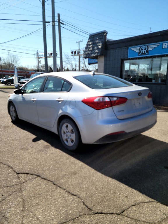 2015 Kia Forte Image 3