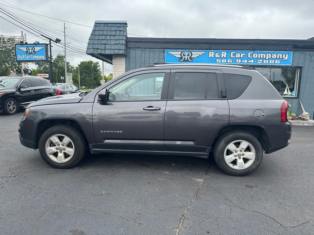 2017 Jeep Compass Image 2