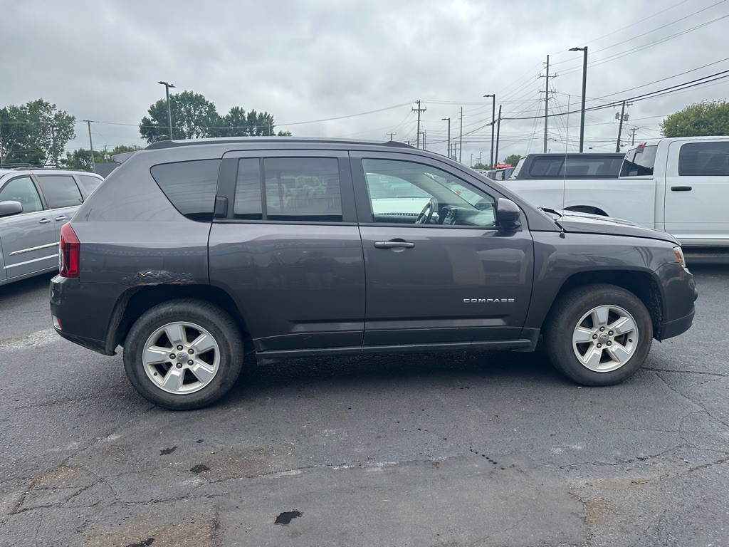 2017 Jeep Compass Image 6