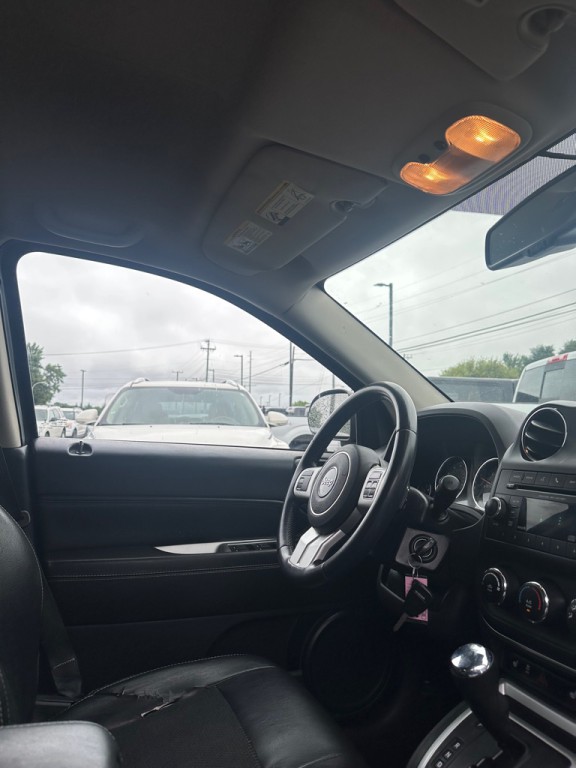 2017 Jeep Compass Image 9