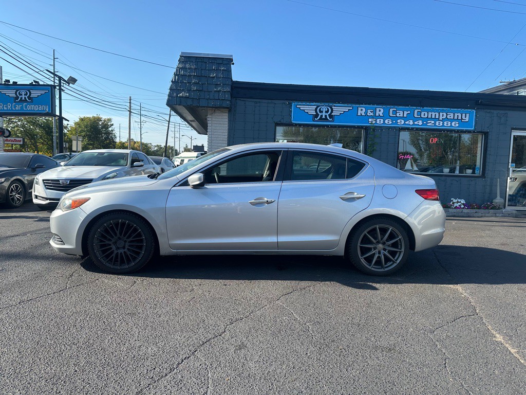 2013 Acura ILX Image 2