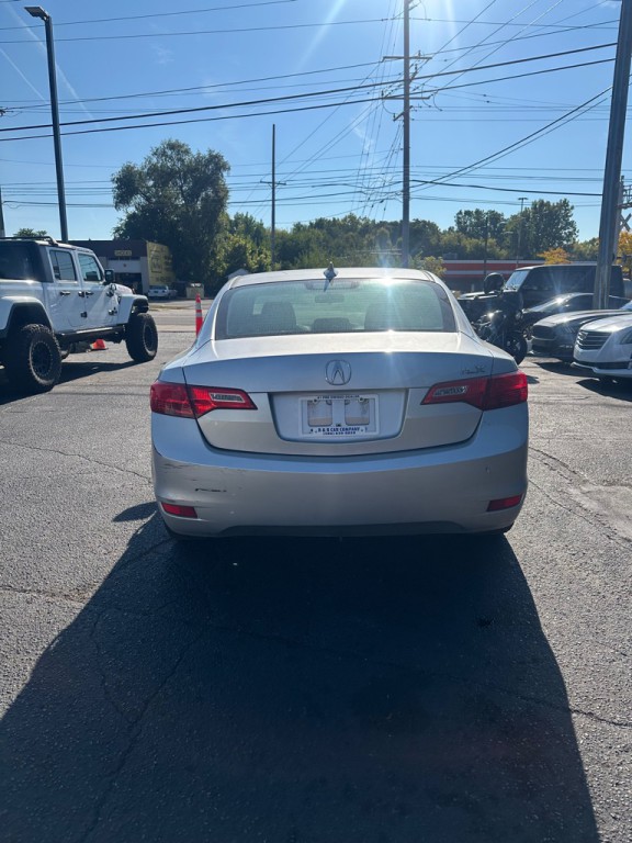 2013 Acura ILX Image 4