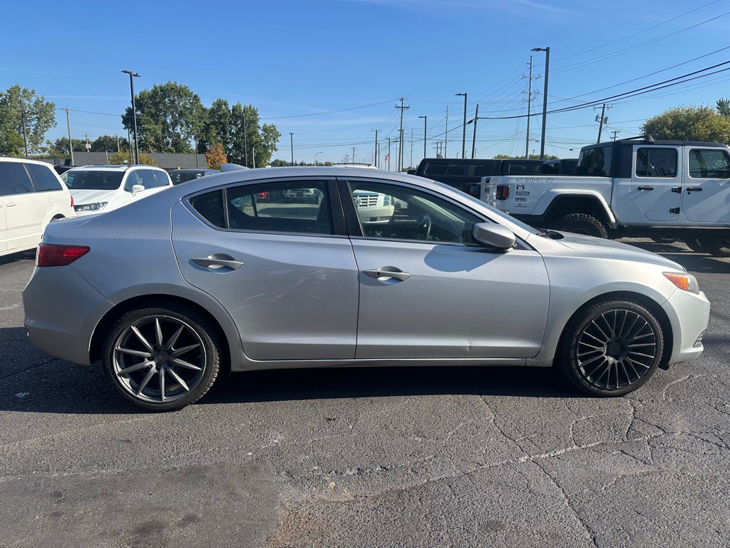 2013 Acura ILX Image 6