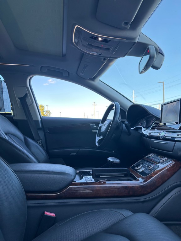 2013 Audi A8 Image 10