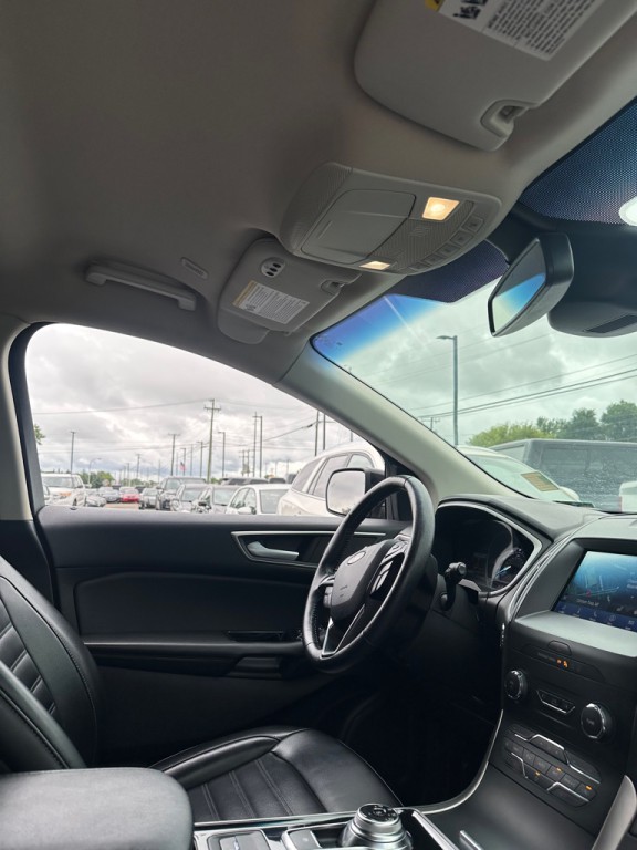 2020 Ford Edge Image 9