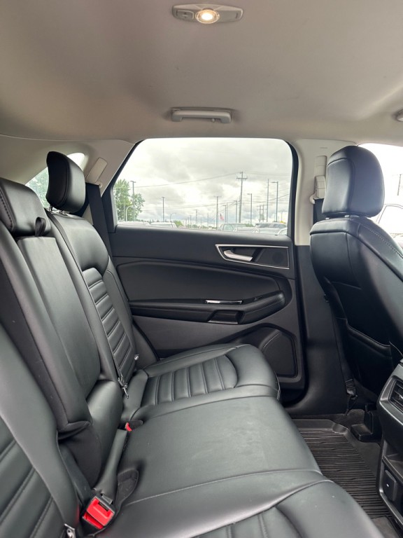 2020 Ford Edge Image 10