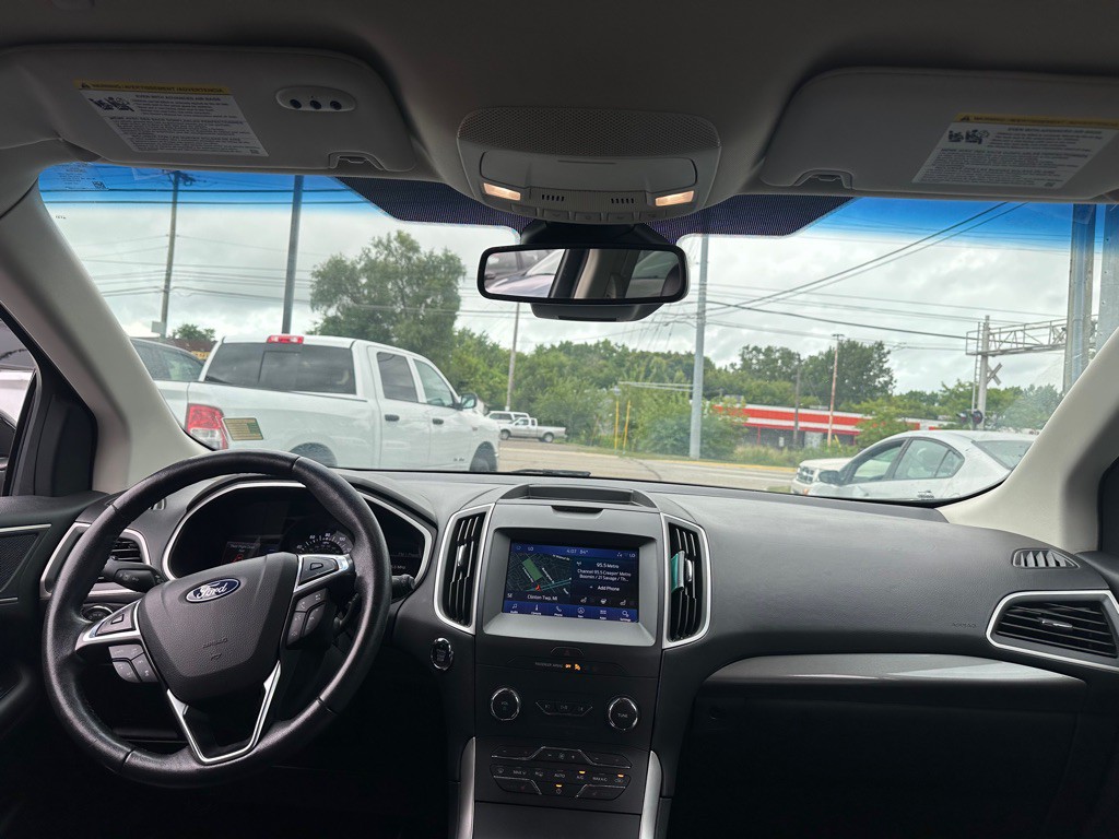 2020 Ford Edge Image 11