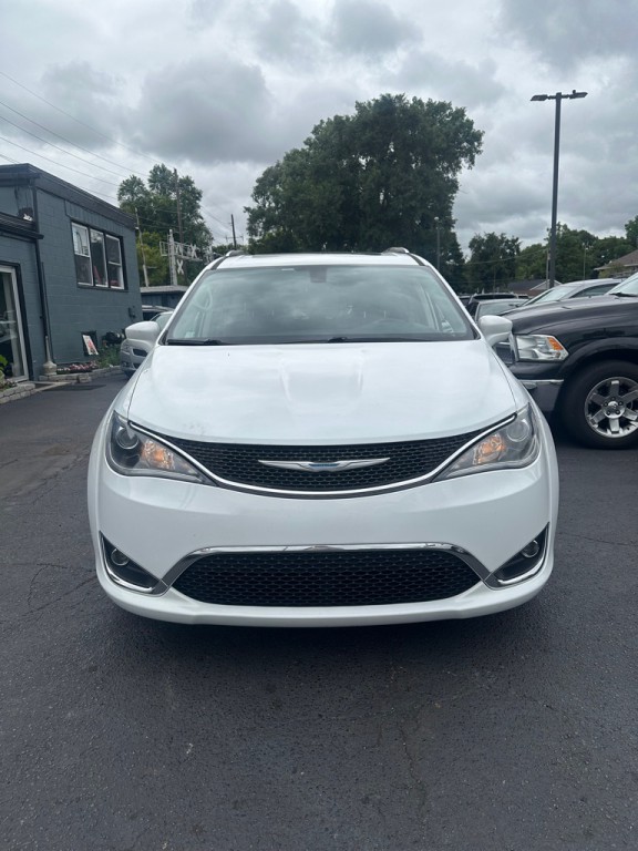 2018 Chrysler Pacifica Image 8