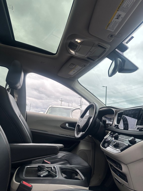 2018 Chrysler Pacifica Image 9