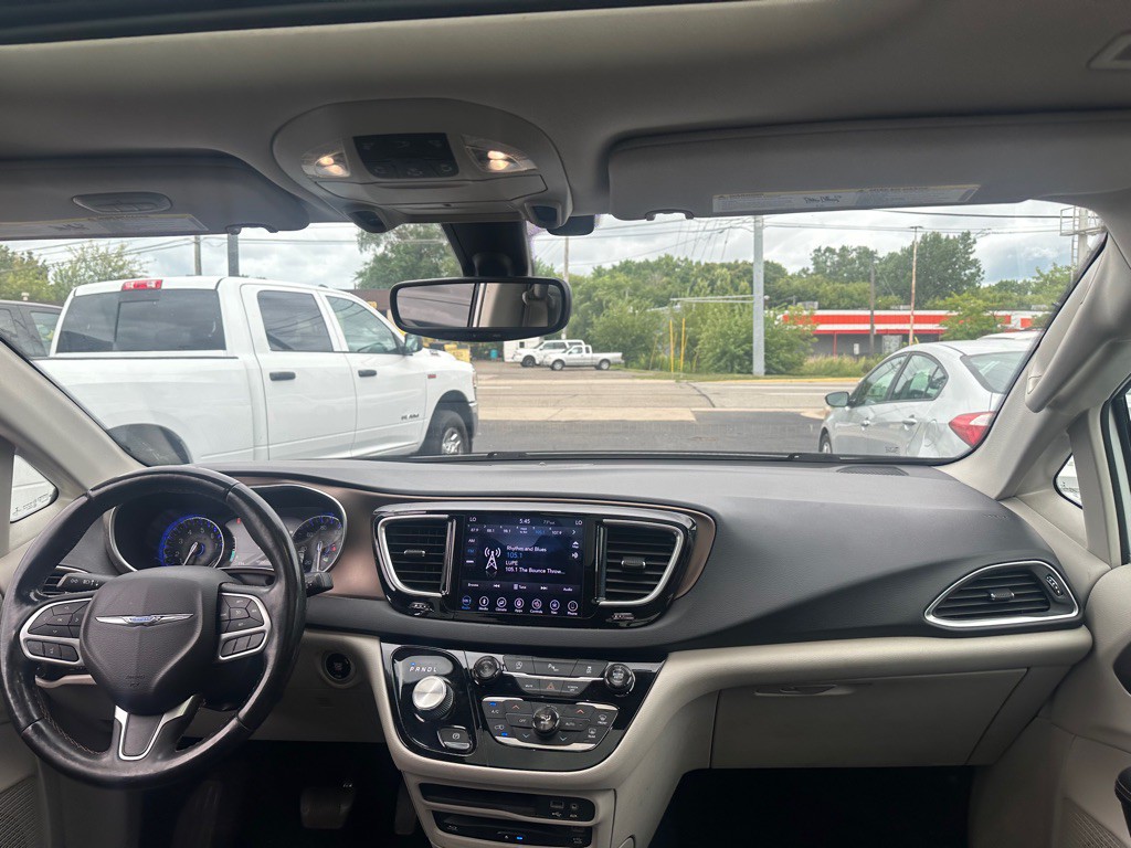 2018 Chrysler Pacifica Image 13