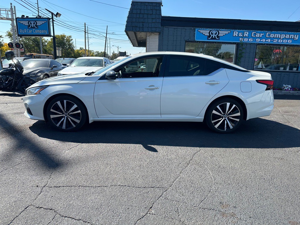 2019 Nissan Altima Image 2