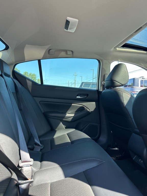 2019 Nissan Altima Image 10