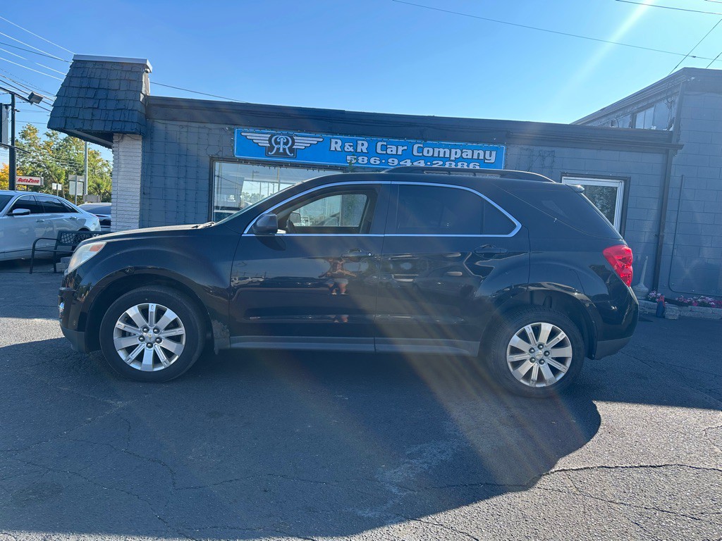 2010 Chevrolet Equinox Image 2