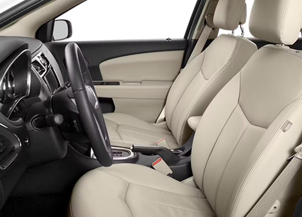 2014 Chrysler 200 Image 8