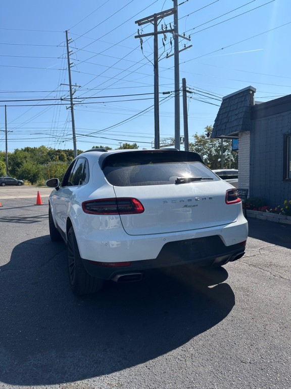 2017 Porsche Macan Image 3