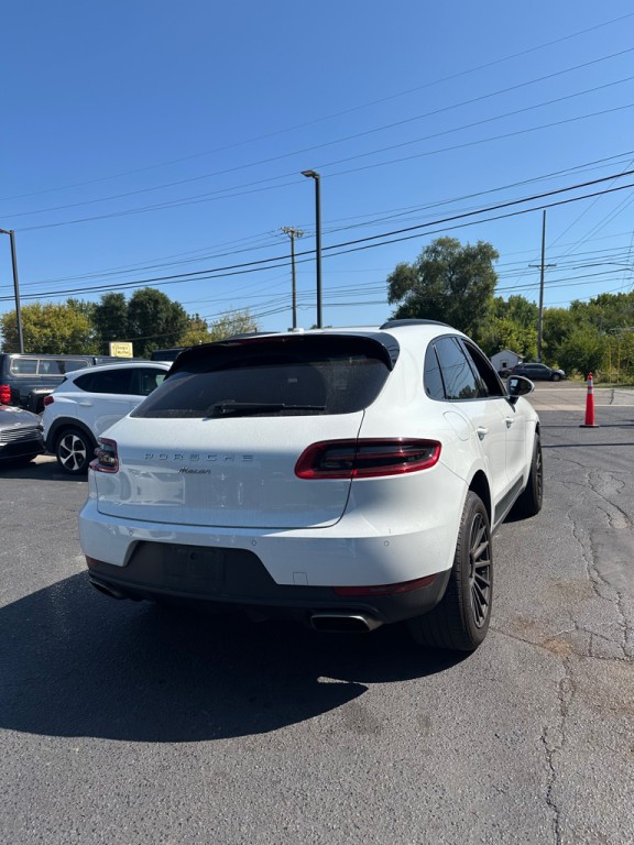 2017 Porsche Macan Image 5