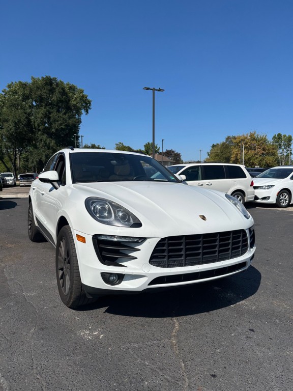2017 Porsche Macan Image 7