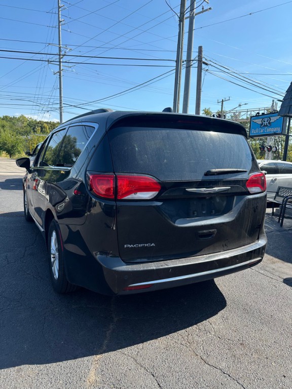 2017 Chrysler Pacifica Image 3
