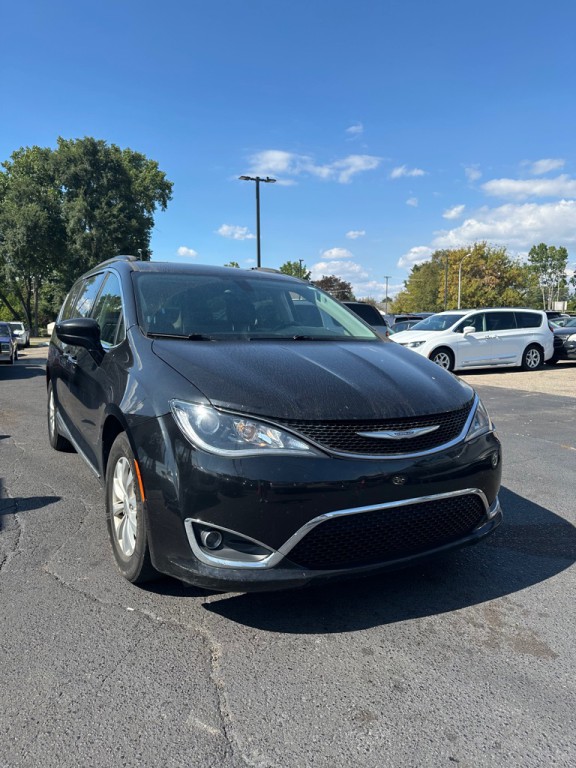 2017 Chrysler Pacifica Image 7