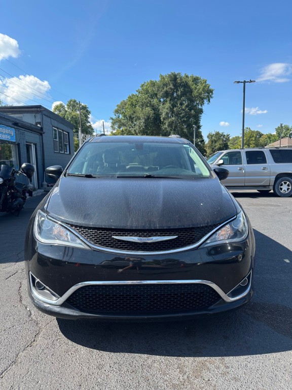 2017 Chrysler Pacifica Image 8