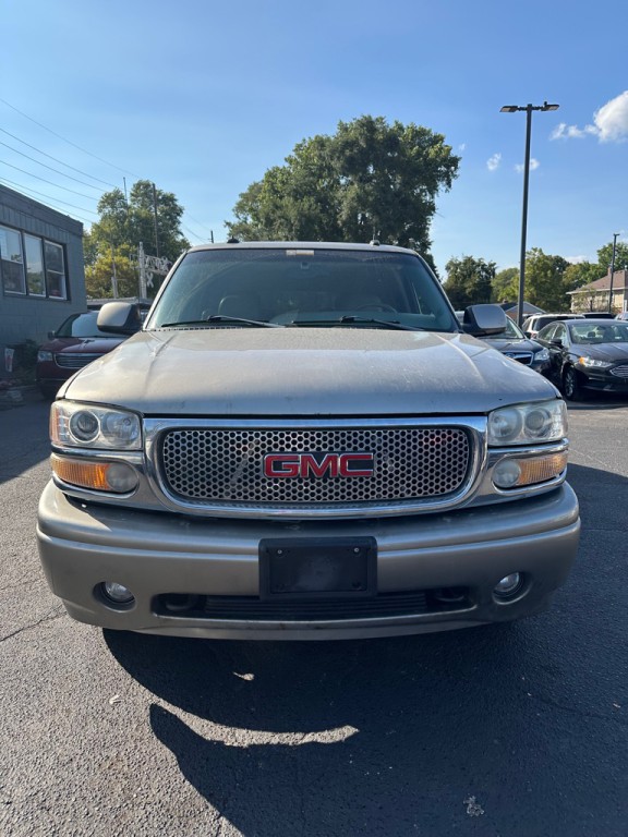2003 GMC Yukon Image 8