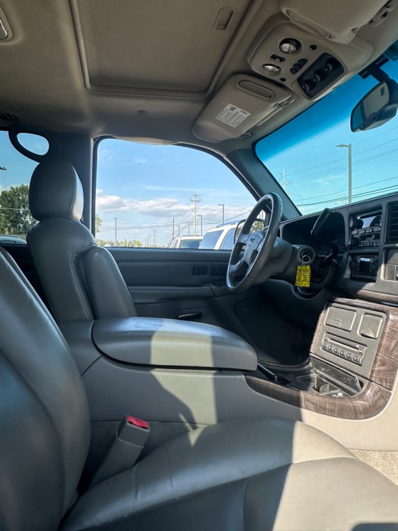 2003 GMC Yukon Image 9