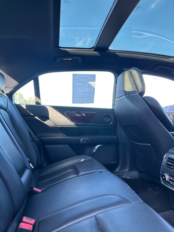 2018 Lincoln Continental Image 10