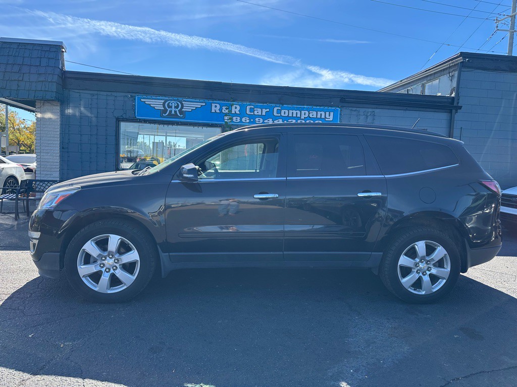 2017 Chevrolet Traverse Image 2