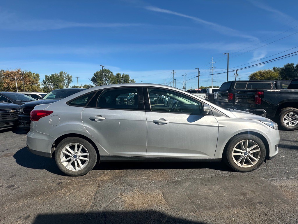 2017 Ford Focus Image 6