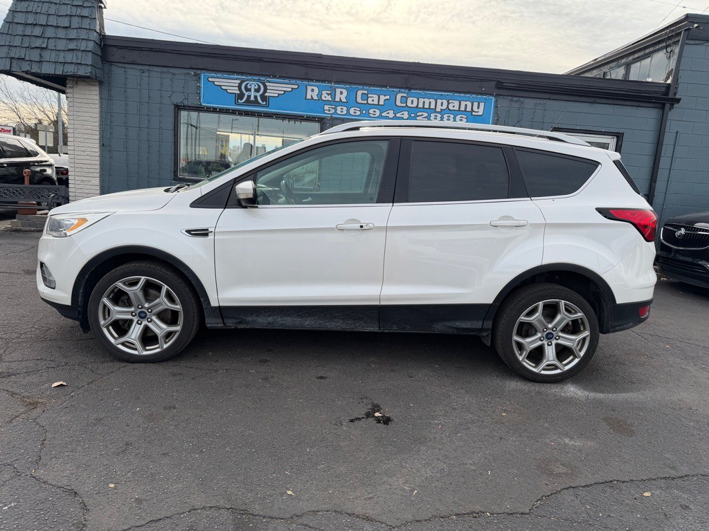 2019 Ford Escape Image 2