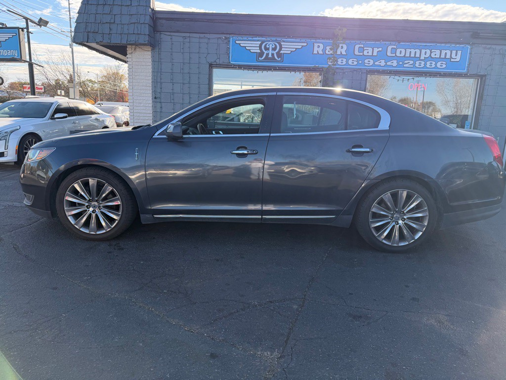 2014 Lincoln MKS Image 2