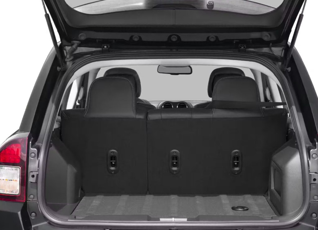 2017 Jeep Compass Image 10