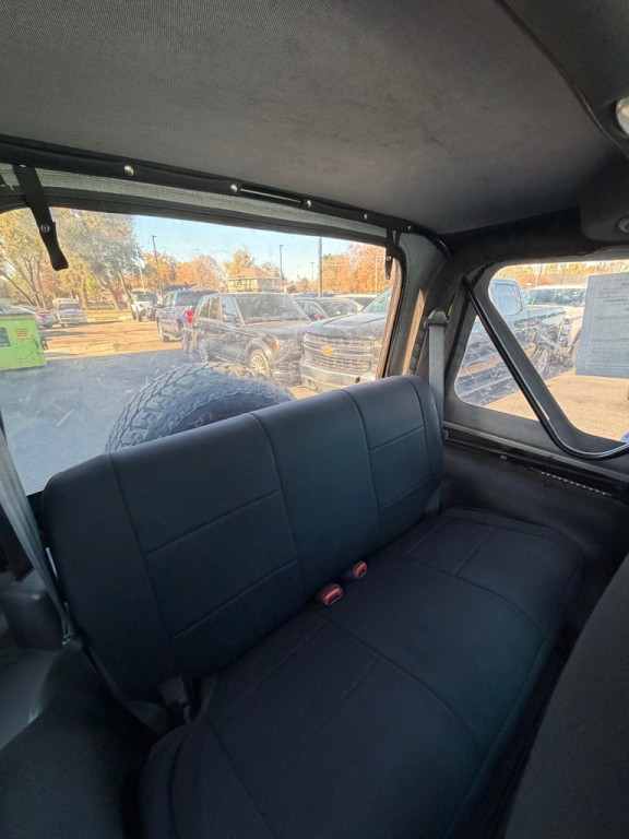 2000 Jeep Wrangler Image 10