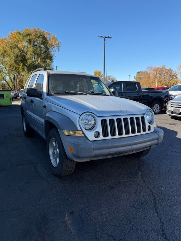2005 Jeep Liberty Image 8