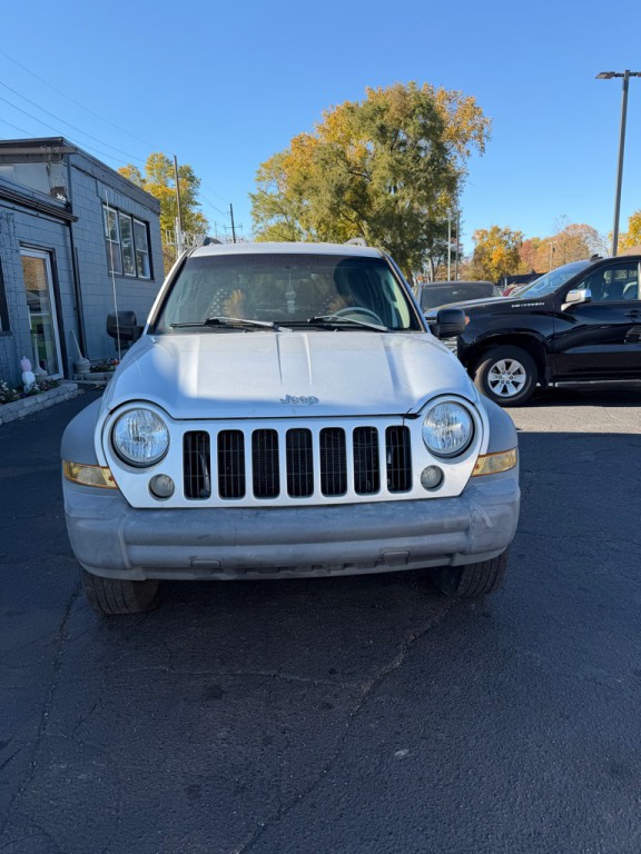 2005 Jeep Liberty Image 9