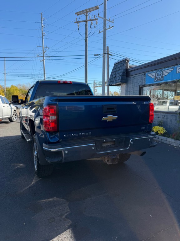 2017 Chevrolet Silverado 1500 Image 3