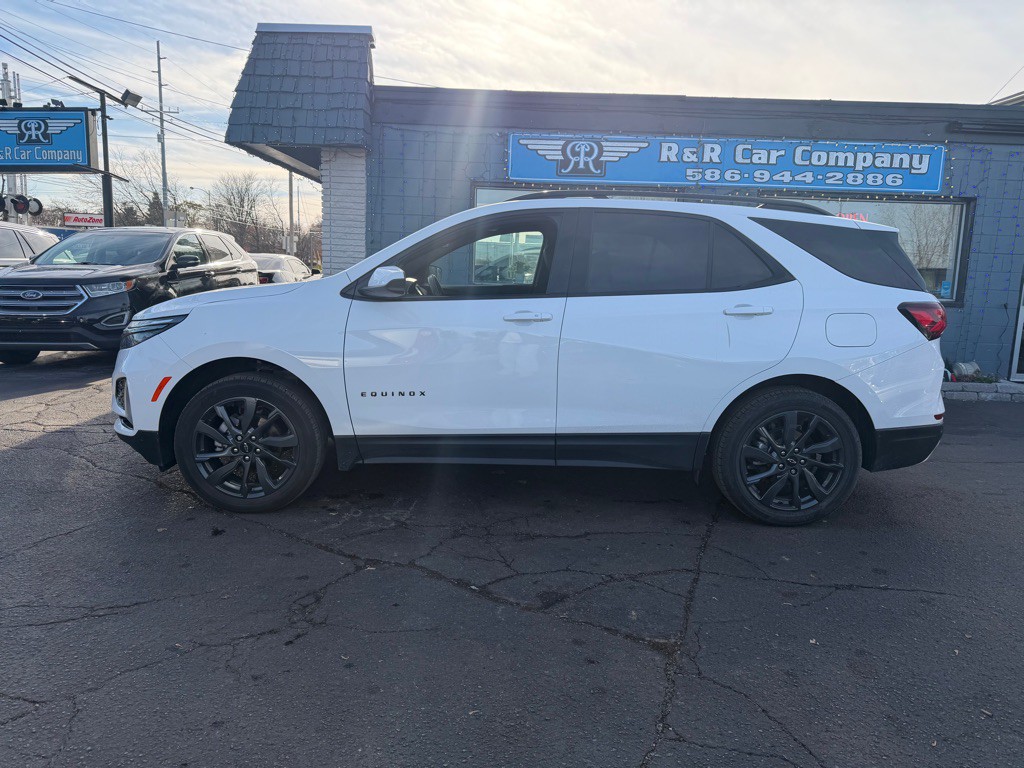 2022 Chevrolet Equinox Image 2