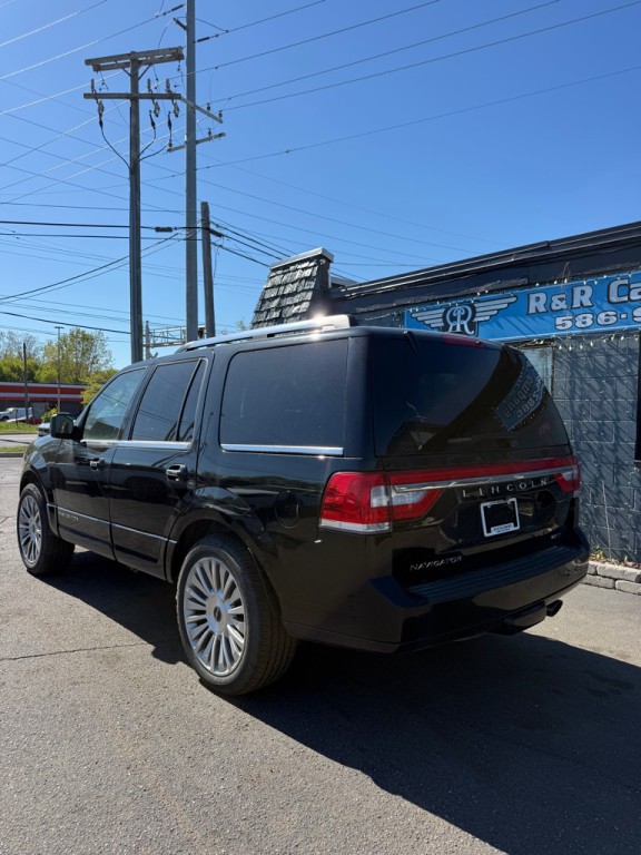 2016 Lincoln Navigator Image 3