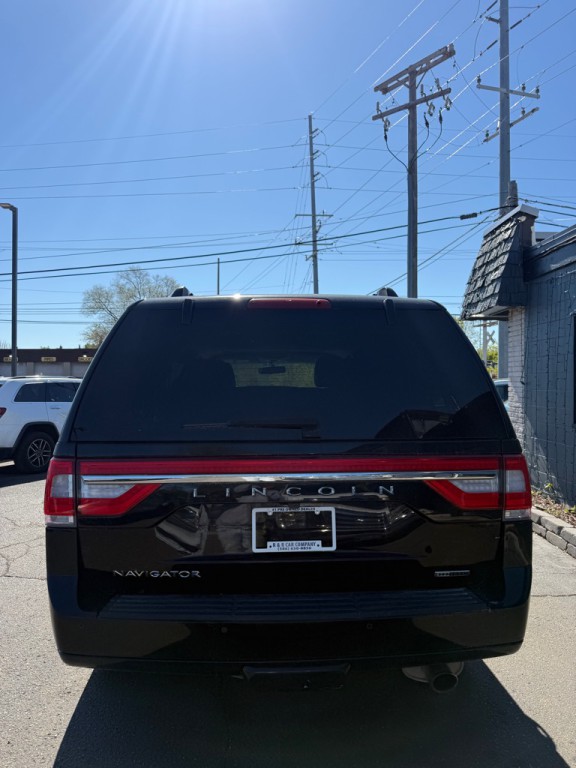 2016 Lincoln Navigator Image 4