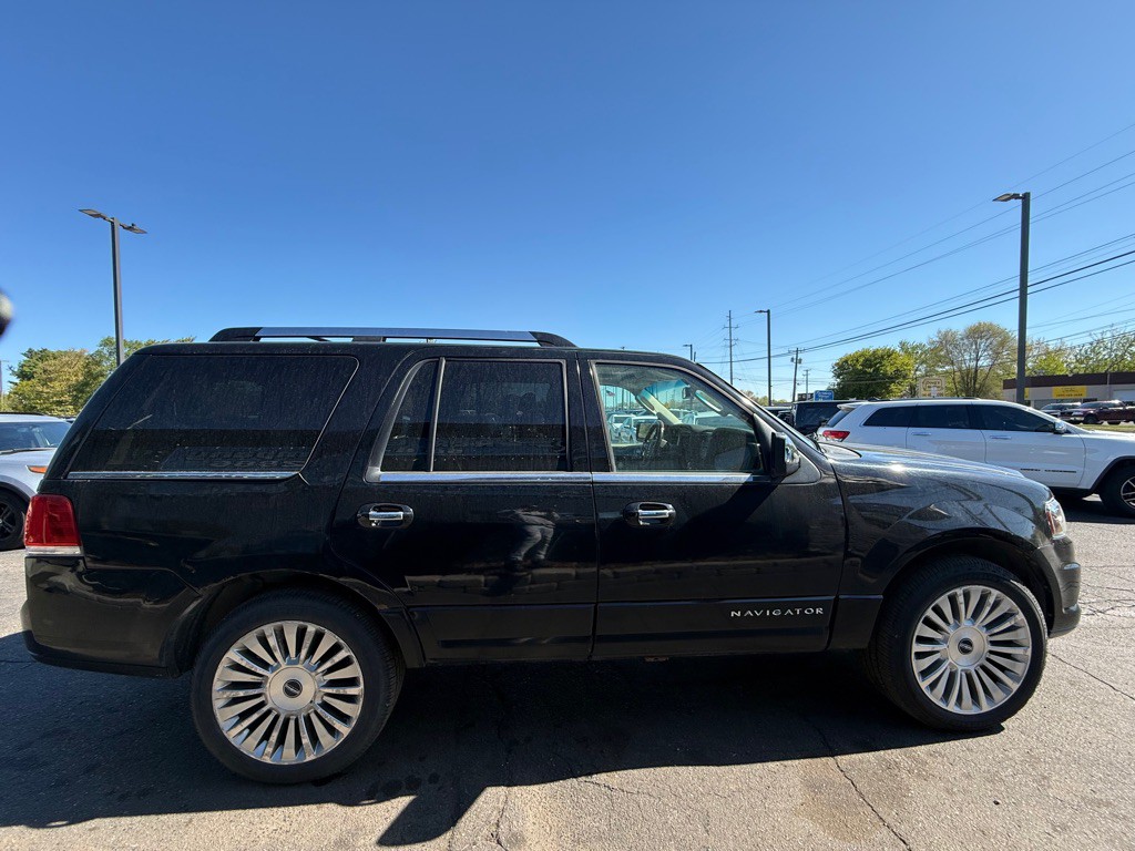 2016 Lincoln Navigator Image 6