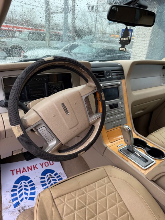 2009 Lincoln Navigator Image 8