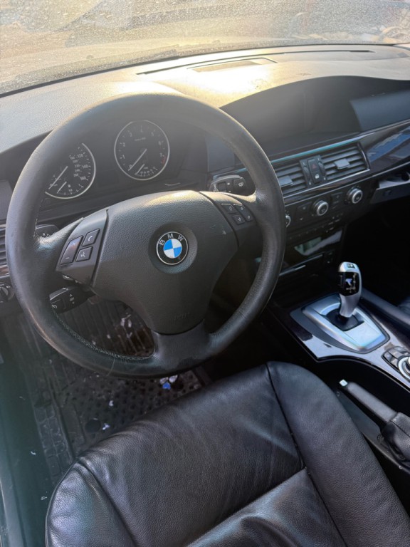 2009 BMW 5 Series Image 9