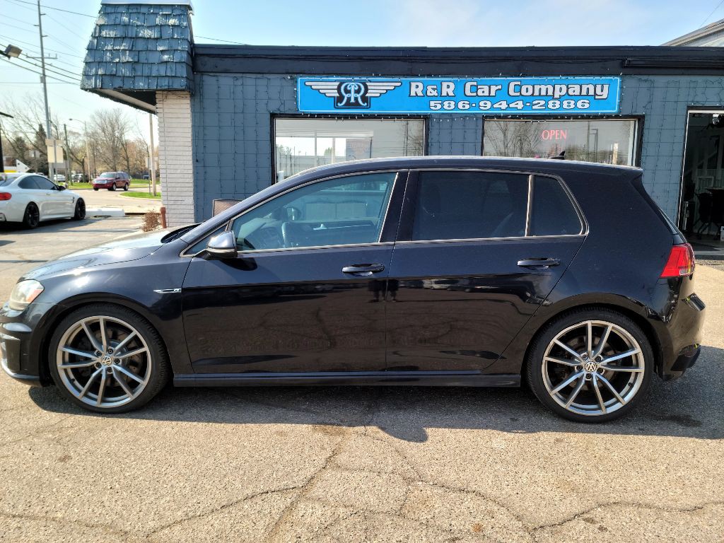 2017 Volkswagen Golf Image 2