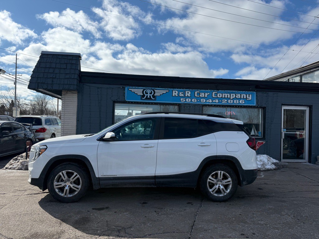 2022 GMC Terrain Image 2