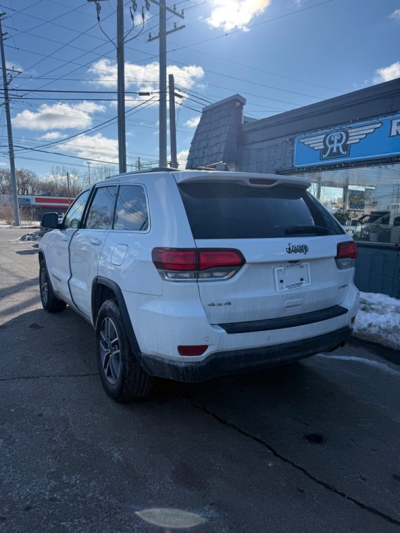 2021 Jeep Grand Cherokee Image 3