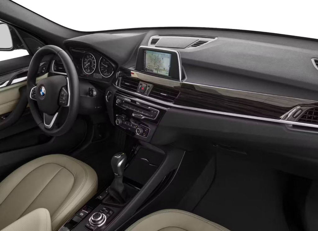 2017 BMW X1 Image 6