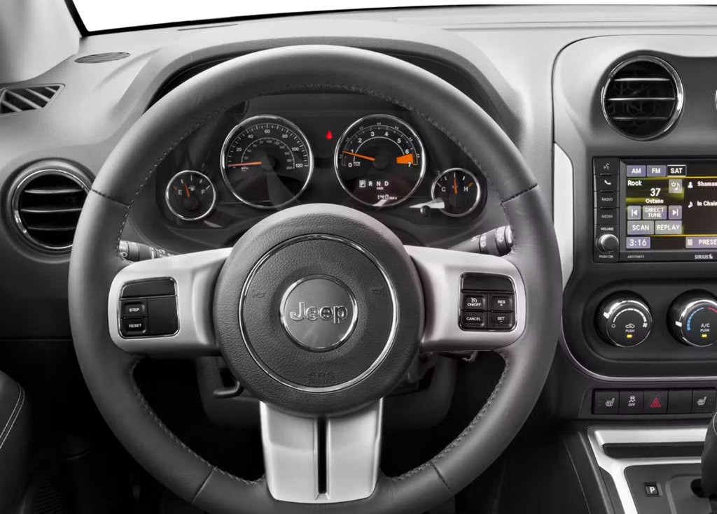 2017 Jeep Compass Image 4